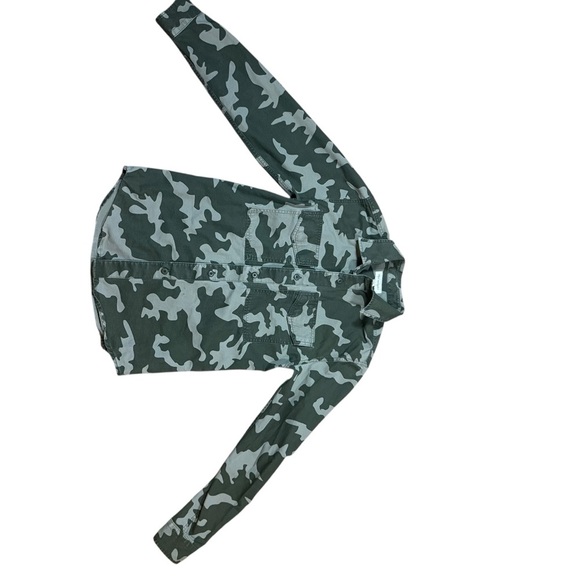 Free People Men’s XS Sage Green Camo Button-Up Denim Shirt - Picture 12 of 13